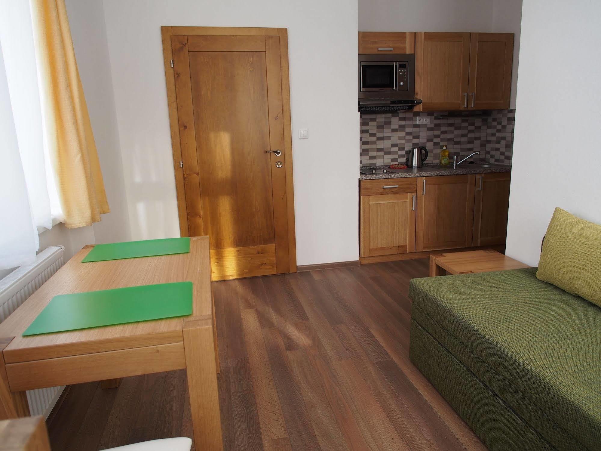Apartman Helenka Stara Morava タトランスカ・ ロムニツァ エクステリア 写真